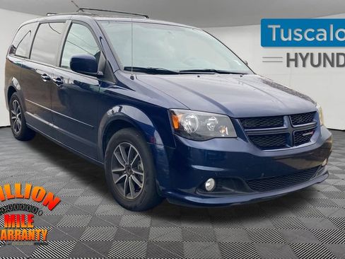 Used 2017 Dodge Grand Caravan GT image 1