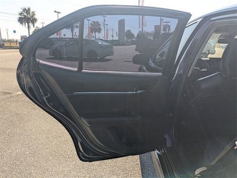 Used 2022 Toyota Camry SE image 24