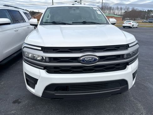 Used 2023 Ford Expedition Max XLT image 5