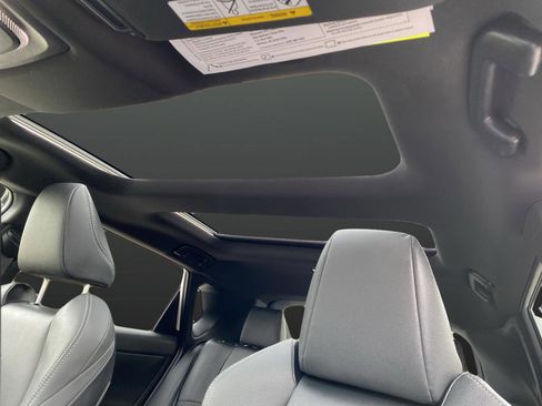 Used 2024 Toyota bZ4X XLE w/ Weather Package image 7