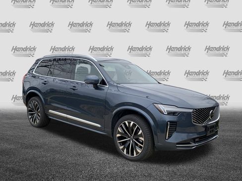 Used 2025 Volvo XC90 B6 Plus image 2