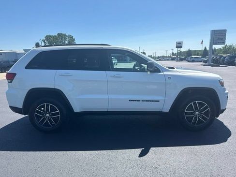 Used 2018 Jeep Grand Cherokee Trailhawk w/ Trailhawk Luxury Group AWD/4WD image 6
