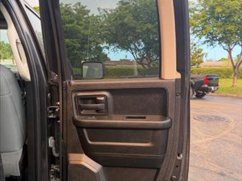 Used 2017 RAM 1500 Express AWD/4WD image 15