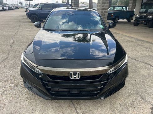 Used 2019 Honda Accord Sport image 12
