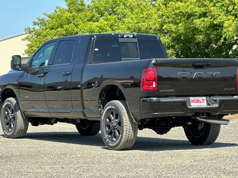 New 2026 RAM 2500 Laramie AWD/4WD image 5