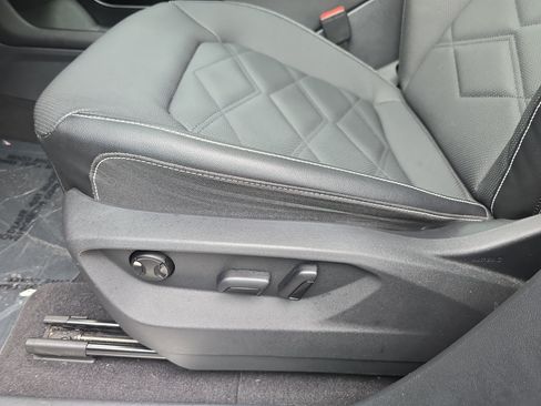Certified 2024 Volkswagen Atlas SE FWD image 31