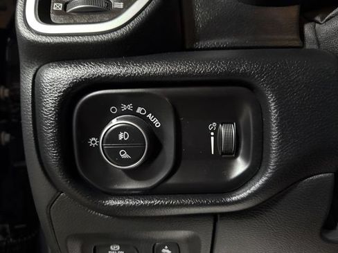 Used 2021 RAM 1500 Big Horn AWD/4WD image 6