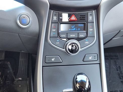 Used 2016 Hyundai Elantra Limited FWD image 27