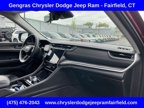 Certified 2023 Jeep Grand Cherokee Limited w/ Luxury Tech Group II AWD/4WD image 16