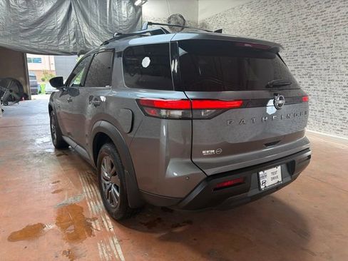 Used 2026 Nissan Pathfinder SV FWD image 5