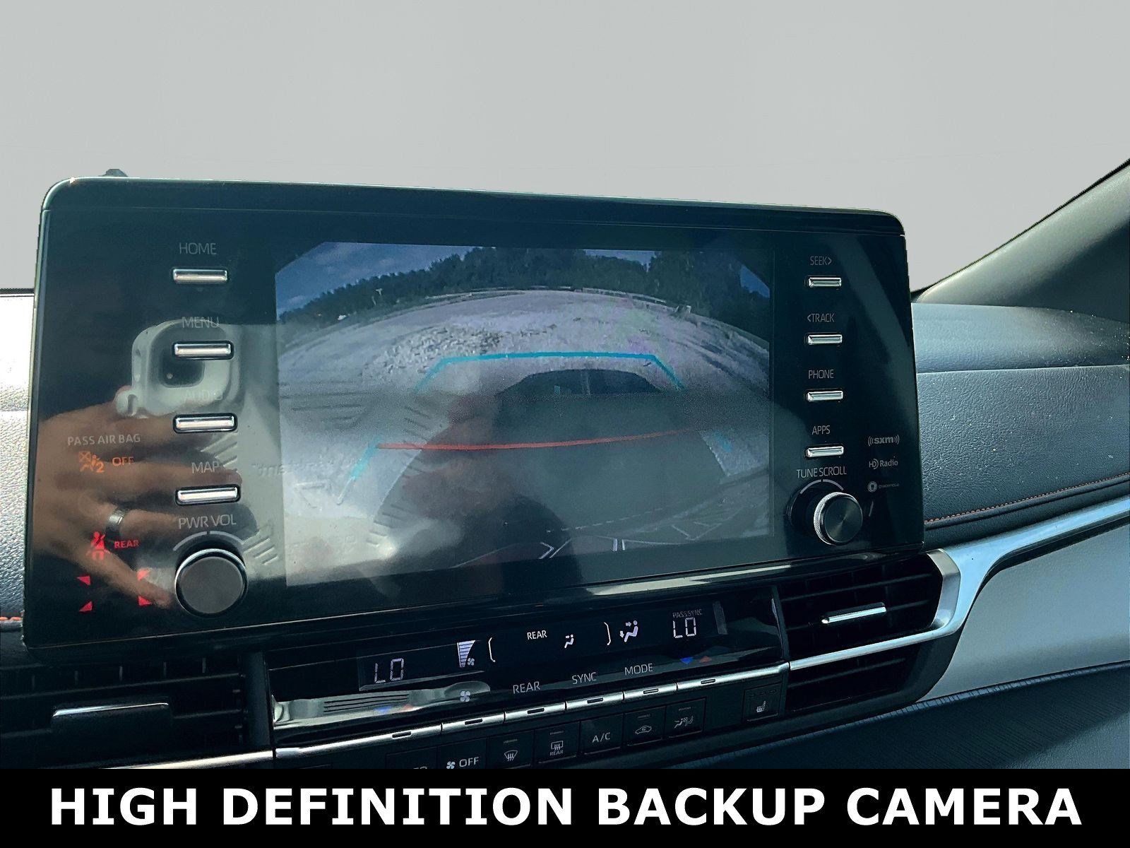 Used 2023 Toyota Sienna XSE FWD image 9