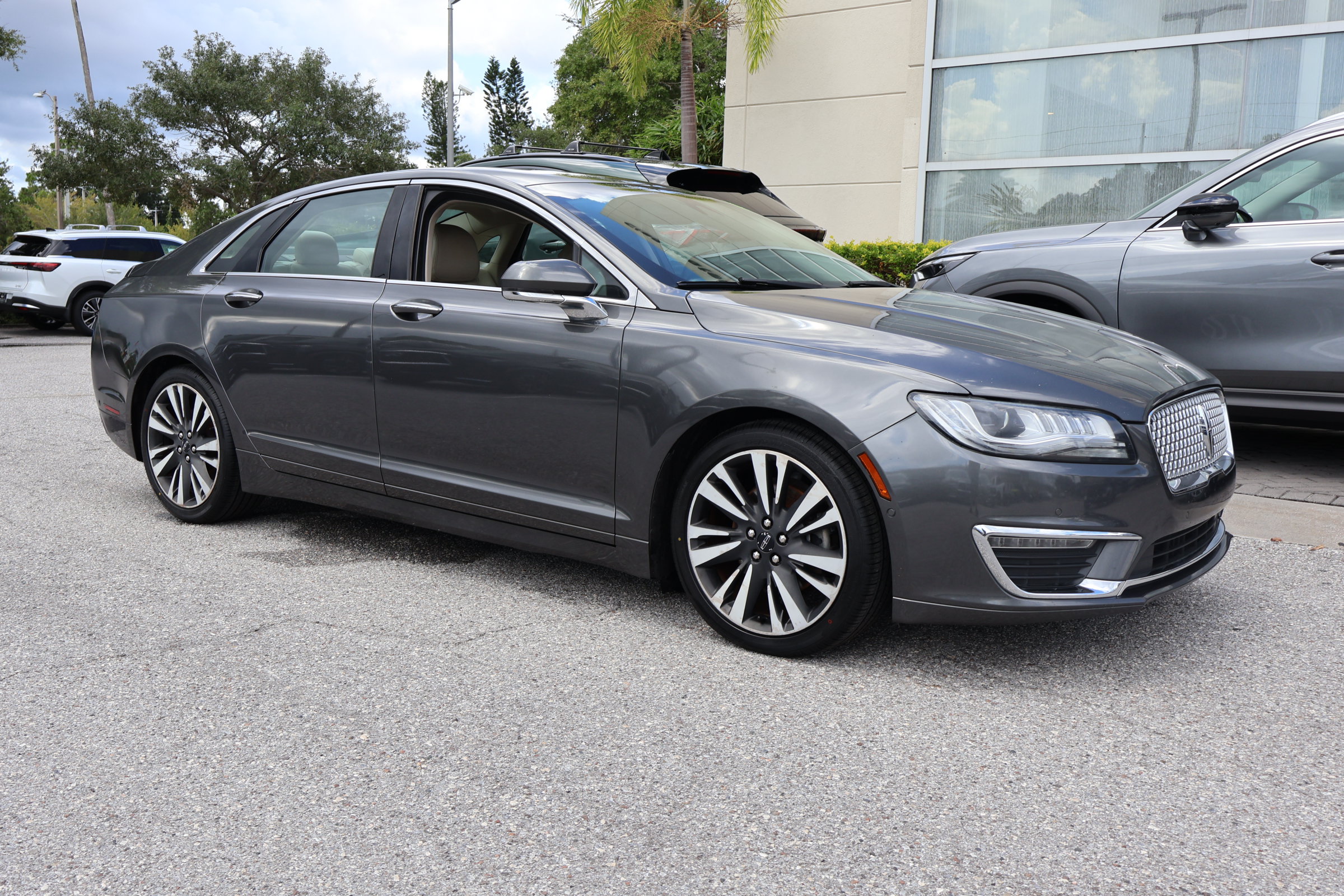 Used 2018 Lincoln MKZ Reserve w/ Technology Package FWD image 12