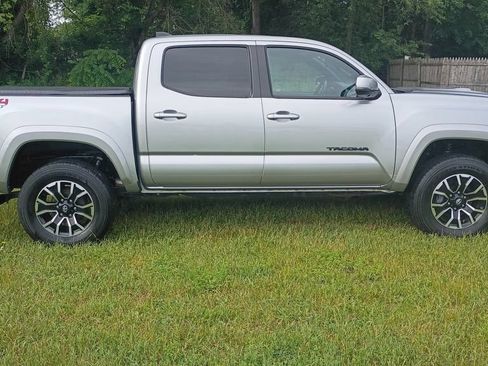 Used 2023 Toyota Tacoma TRD Sport w/ Advanced Technology Package AWD/4WD image 8