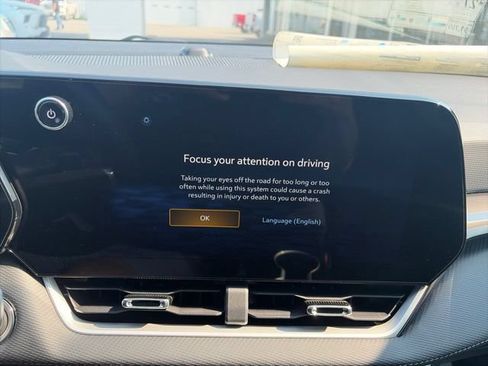 New 2027 Chevrolet Equinox LT w/ Safety and Technology Package FWD image 22