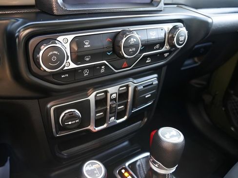 Used 2023 Jeep Wrangler Sahara image 25