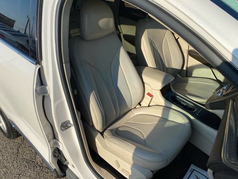 Used 2018 Lincoln MKC Premiere image 10
