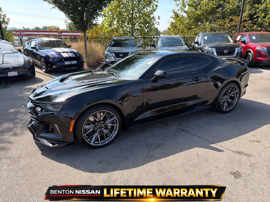 Used 2022 Chevrolet Camaro ZL1 RWD image 4
