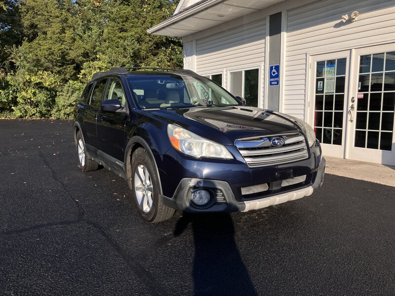 Used 2014 Subaru Outback 2.5i Limited AWD/4WD image 2