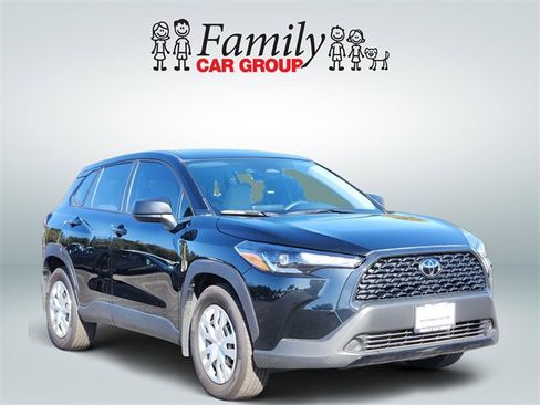 Certified 2025 Toyota Corolla Cross L image 2