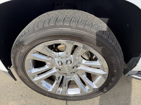 Used 2017 GMC Yukon SLT w/ Premium Edition image 25