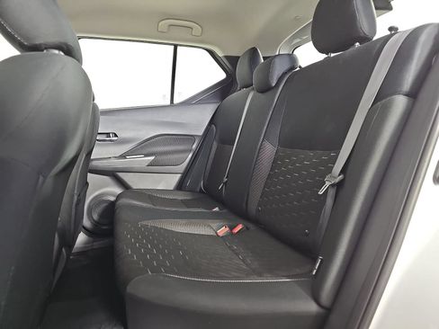 Used 2024 Nissan Kicks SV FWD image 13