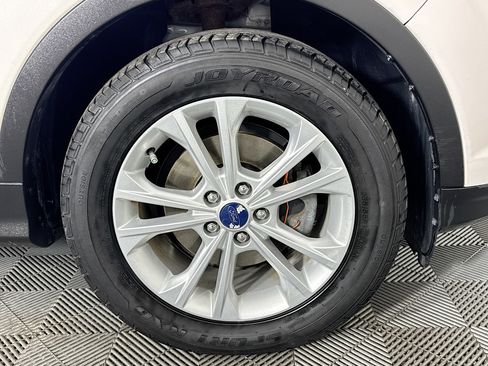 Used 2017 Ford Escape SE w/ Equipment Group 201A image 30