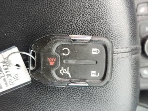 Used 2024 GMC Terrain SLT AWD/4WD image 21