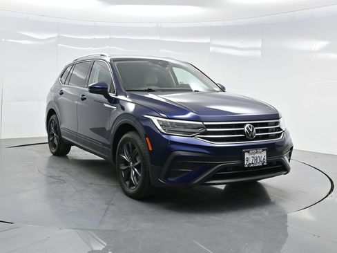 Used 2024 Volkswagen Tiguan SE image 60
