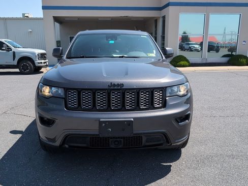 Used 2021 Jeep Grand Cherokee Laredo X AWD/4WD image 2