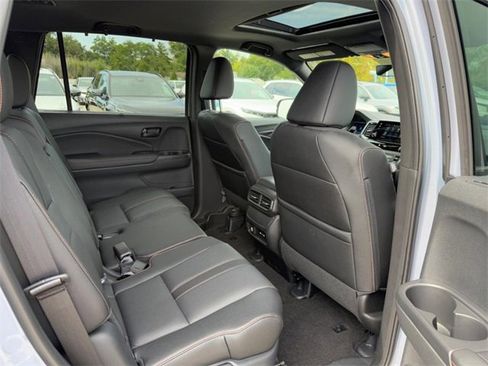 Used 2024 Honda Passport TrailSport image 11