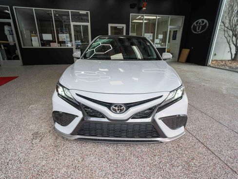 Used 2022 Toyota Camry XSE image 6