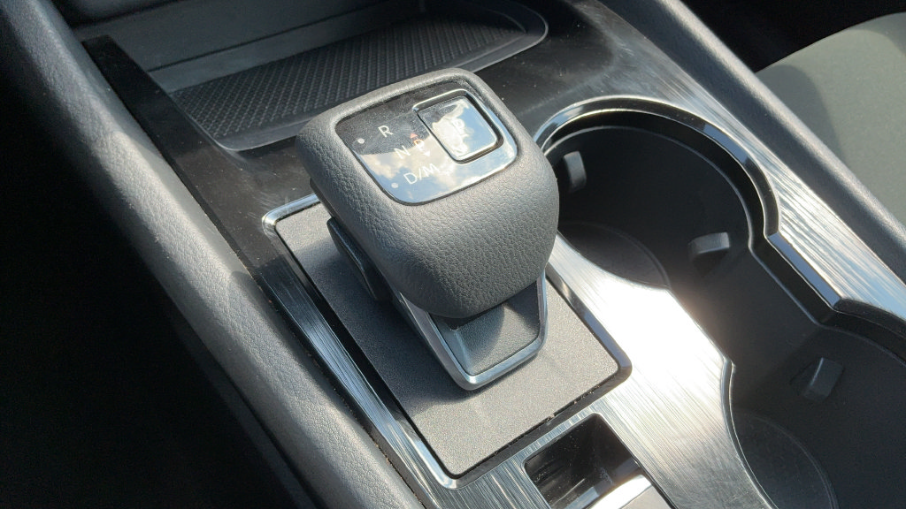 Used 2024 Nissan Rogue S FWD image 15