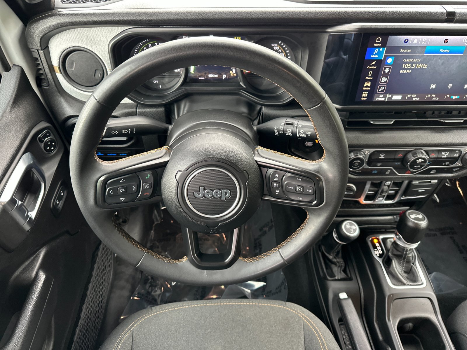 Used 2024 Jeep Wrangler Unlimited AWD/4WD image 14