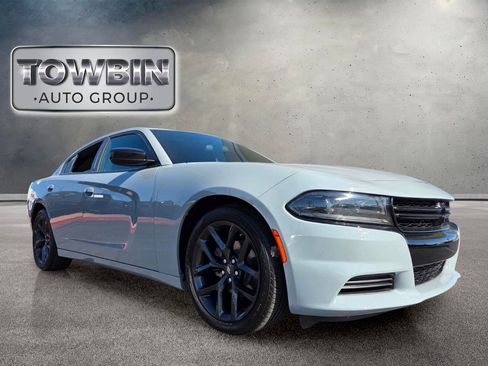 Used 2022 Dodge Charger SXT w/ Blacktop Package RWD image 2