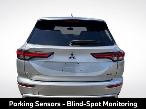 Used 2023 Mitsubishi Outlander SE AWD/4WD image 6