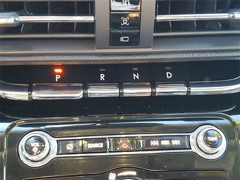 Used 2021 Lincoln Corsair AWD w/ Premium Package image 15
