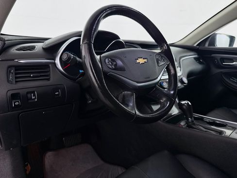 Used 2018 Chevrolet Impala LT FWD image 21