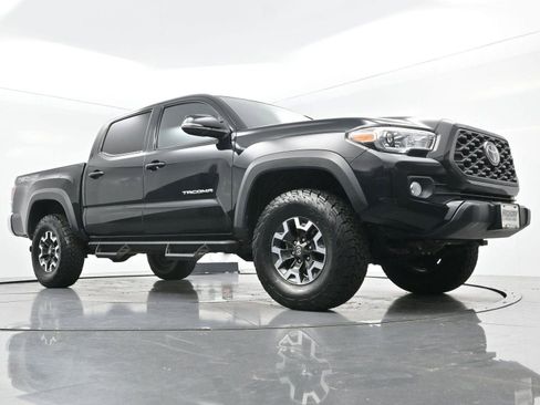 Used 2020 Toyota Tacoma TRD Off-Road AWD/4WD image 44