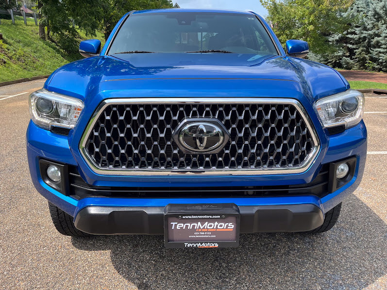 Used 2018 Toyota Tacoma TRD Off-Road AWD/4WD image 32
