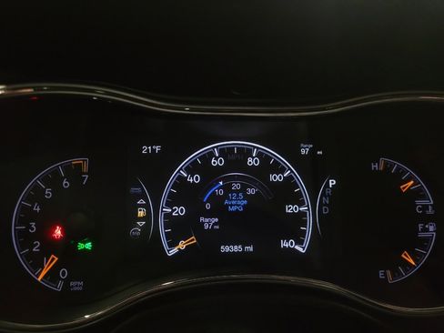 Used 2020 Jeep Grand Cherokee Laredo image 23