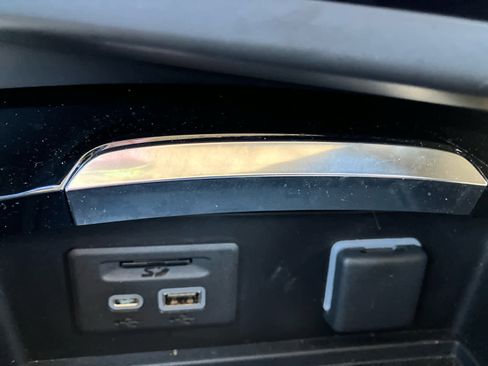 Used 2023 Buick Envision Avenir image 33