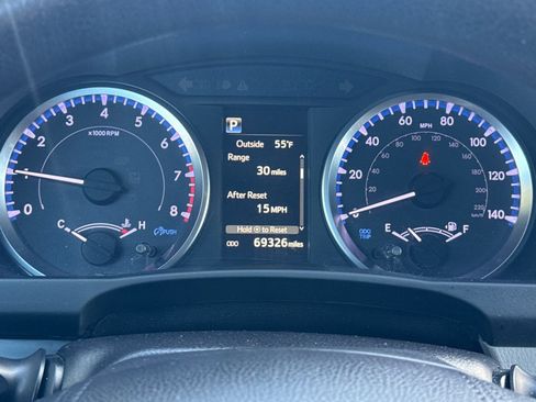 Used 2019 Toyota Highlander LE w/ Carpet Mat Package (TMS) image 24