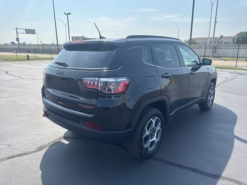 Used 2022 Jeep Compass Trailhawk w/ Trailhawk Convenience Group image 3