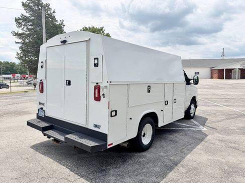 Used 2021 Ford E-350 and Econoline 350 Super Duty w/ Power Windows & Locks Group RWD image 5