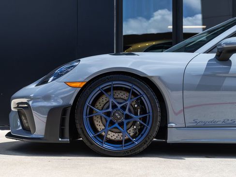 Certified 2025 Porsche 718 Boxster Spyder RS RWD image 13