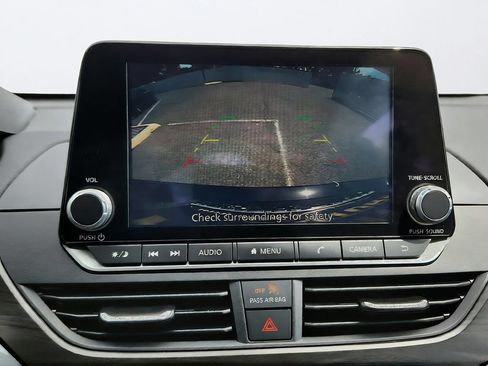 Used 2025 Nissan Altima 2.5 SV FWD image 18
