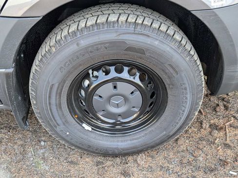 New 2025 Mercedes-Benz Sprinter 2500 image 9