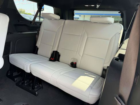 Certified 2026 Chevrolet Suburban Premier AWD/4WD image 14