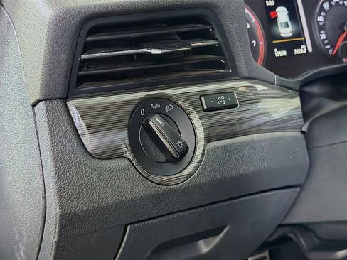 Used 2022 Volkswagen Passat 2.0T R-Line image 12