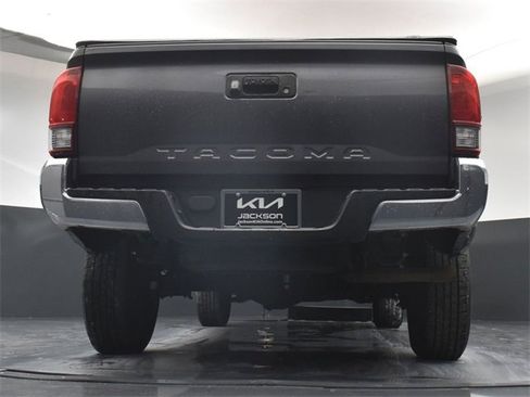 Used 2020 Toyota Tacoma SR5 image 38